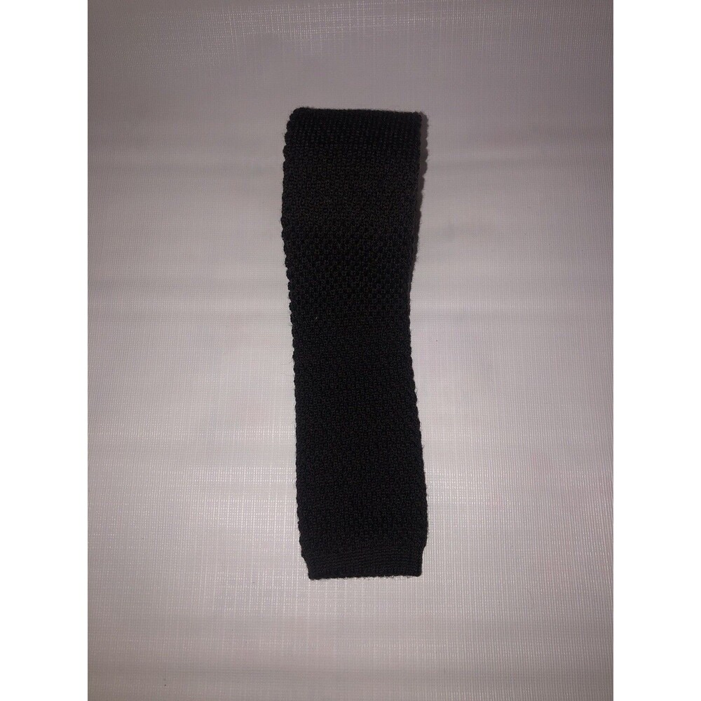 Private Club Woven Tie This authentic tie is very clean and great for formal